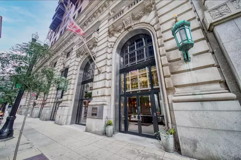 212 W Washington St #1709, Chicago, IL 60606