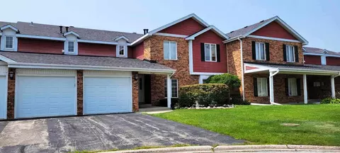 7246 Cottonwood Ct #28A, Willowbrook, IL 60527
