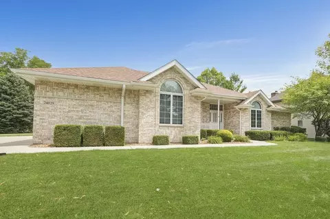 24029 S Navajo Dr, Channahon, IL 60410