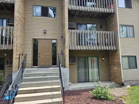 615 Virginia Rd #103, Crystal Lake, IL 60014