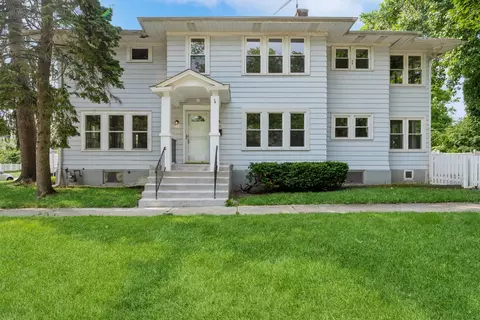405 8th St, Waukegan, IL 60085