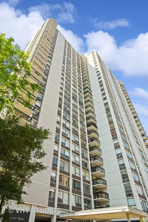 1460 N Sandburg Ter #2909, Chicago, IL 60610