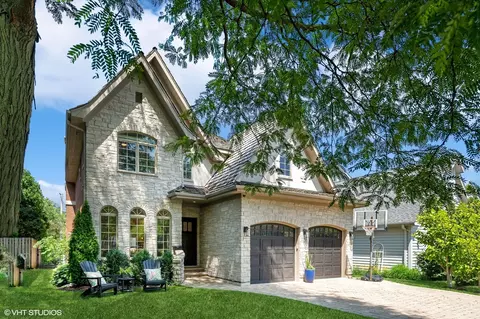 2204 Henley St, Glenview, IL 60025