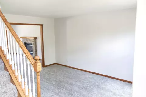 8 Valley Brook Ct, Bloomington, IL 61704 photo 6