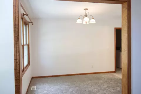 8 Valley Brook Ct, Bloomington, IL 61704 photo 5