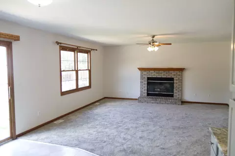 8 Valley Brook Ct, Bloomington, IL 61704 photo 10
