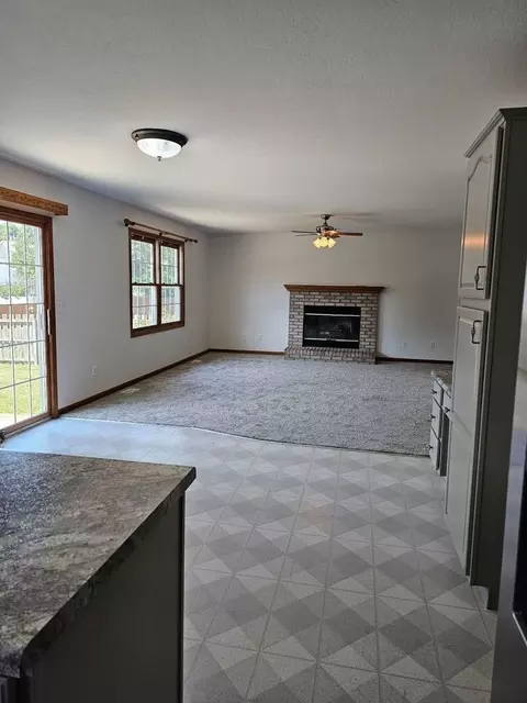 8 Valley Brook Ct, Bloomington, IL 61704 photo 15