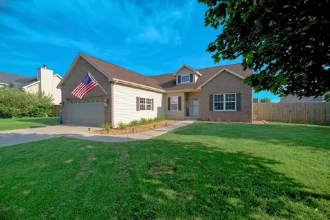 1853 Eagle Dr, Morris, IL 60450