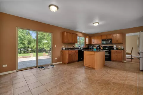 13539 Rockefeller Cir, Plainfield, IL 60544 photo 3