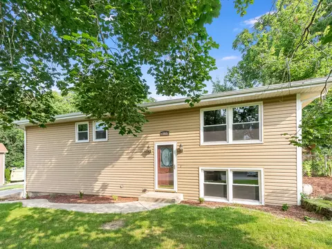 513 W Washington St, Yorkville, IL 60560