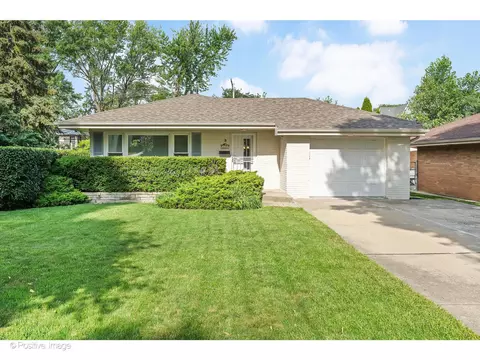 220 S Madison St, Hinsdale, IL 60521