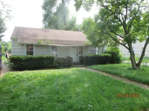 1617 Lyons Ct, Waukegan, IL 60085