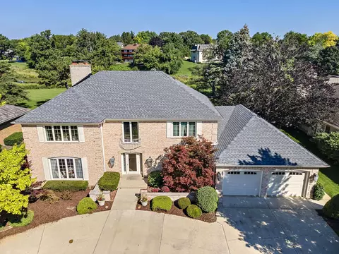 23 Camelot Dr, Oak Brook, IL 60523