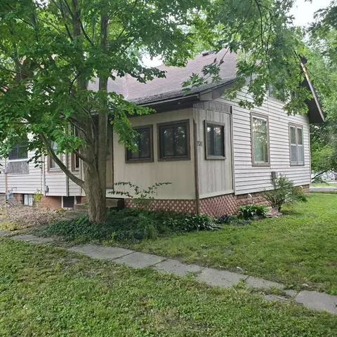201 W Madison St, Pesotum, IL 61863