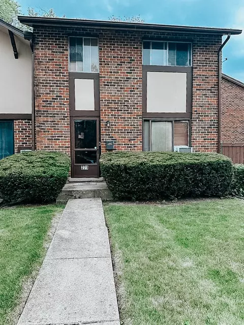 1 S271 Danby St, Villa Park, IL 60181