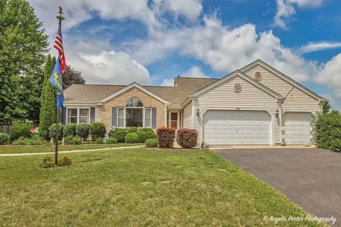 980 Beaver Pond Dr, Marengo, IL 60152