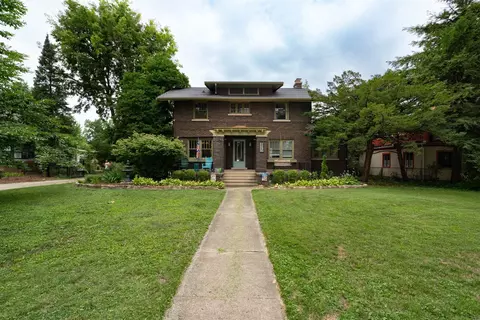 1230 E Washington St, Bloomington, IL 61701