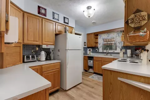 701 Broadmoor Dr, Bloomington, IL 61704 photo 9