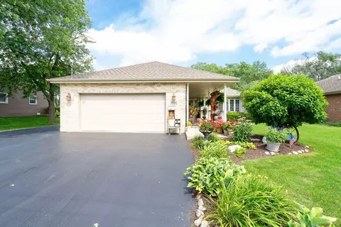 15011 Laramie Ave, Oak Forest, IL 60452