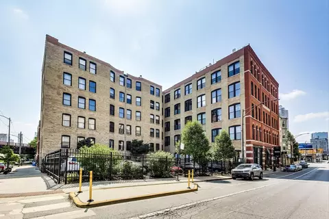 525 N Halsted St #203, Chicago, IL 60642