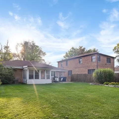 883 Webster Ln, Des Plaines, IL 60016 photo 13