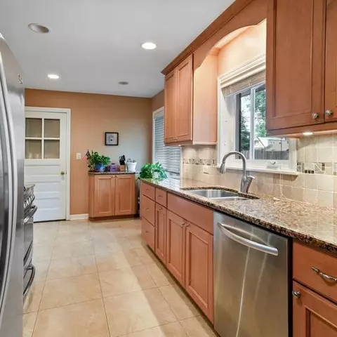 883 Webster Ln, Des Plaines, IL 60016 photo 5