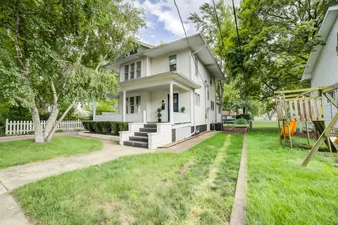 119 E Adams Ave, Watseka, IL 60970