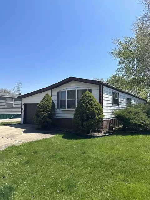 606 Tanglewood Rd, Matteson, IL 60443