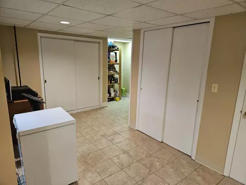 225 S Commonwealth Ave, Aurora, IL 60506 photo 11