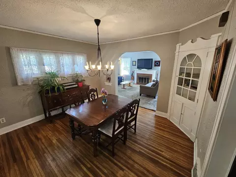 225 S Commonwealth Ave, Aurora, IL 60506 photo 2