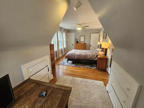 225 S Commonwealth Ave, Aurora, IL 60506 photo 4