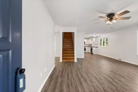 208 E Maple St, Ogden, IL 61859 photo 4