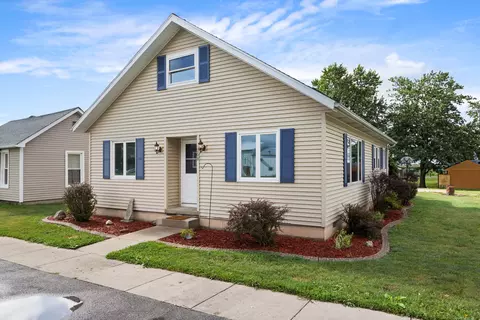 208 E Maple St, Ogden, IL 61859 photo 3
