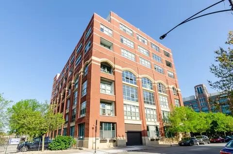 2001 S Calumet Ave #611, Chicago, IL 60616