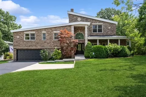 1045 Hohlfelder Rd, Glencoe, IL 60022