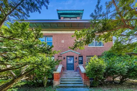 645 W Hutchinson St, Chicago, IL 60613