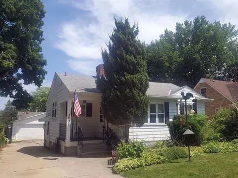 431 Westmoreland Ave, Waukegan, IL 60085
