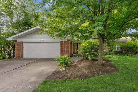 1680 Clavey Rd, Highland Park, IL 60035
