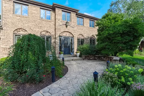 859 S Carriageway Ln, Palatine, IL 60067