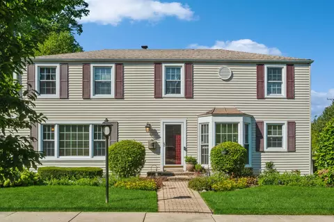 1022 N Yale Ave, Arlington Heights, IL 60004