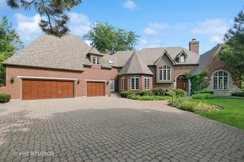 6520 Colonel Holcomb Dr, Crystal Lake, IL 60012
