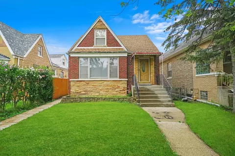 5040 W Newport Ave, Chicago, IL 60641