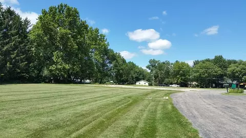 1004 Dixon Ave, Rock Falls, IL 61071