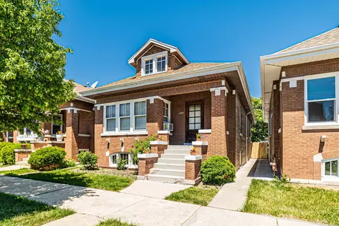 5240 W Newport Ave, Chicago, IL 60641