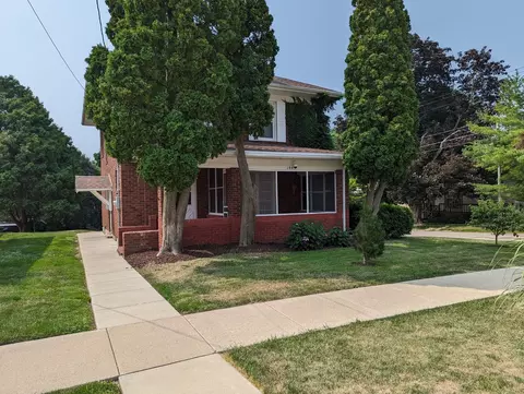 1049 W Lincoln Blvd, Freeport, IL 61032