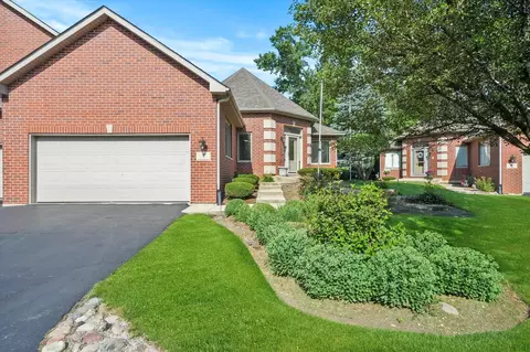 5 Billy Casper Ln, Midlothian, IL 60445