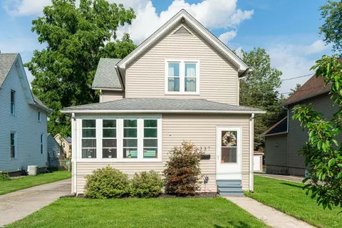337 Wabash St, Elgin, IL 60123 photo 2