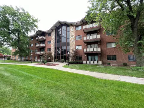 2311 183rd St #206B, Homewood, IL 60430