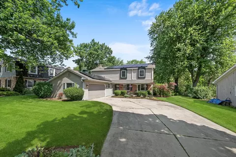 428 E Pebble Creek Rd, Palatine, IL 60074