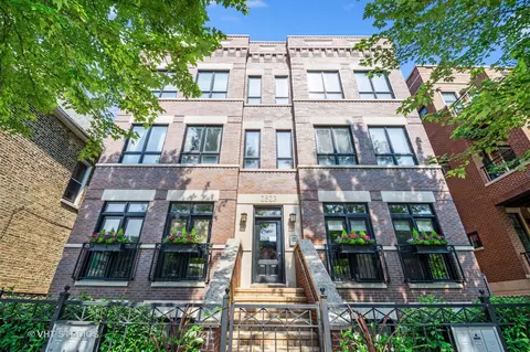 2523 N Southport Ave #1N, Chicago, IL 60614